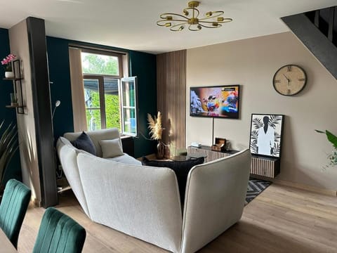 Cozy Home with Garden & Terrace House in Hauts-de-France