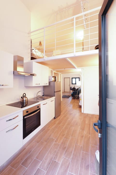 Kitchen or kitchenette, oven, stove