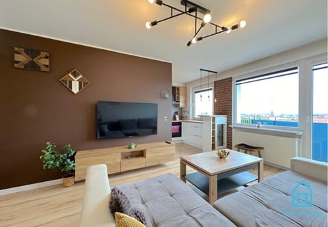 Postcard Apartment Scenic Escape 10 Minutes to Gdańsk Old Town and Seaside Apartment in Gdansk