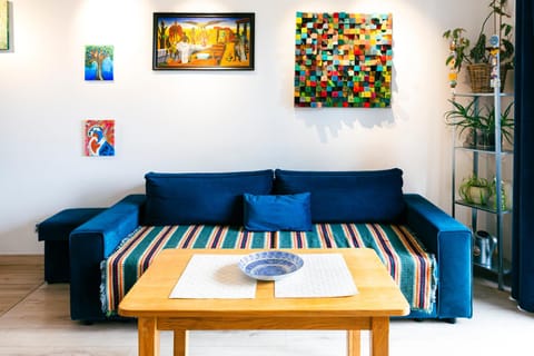 Living room, Decorative detail, Seating area