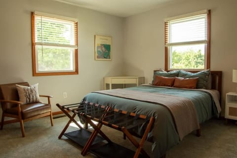 Walk to Weddings-Wineries-Trails Family Friendly Home in Downtown Alto Pass House in Alto Pass