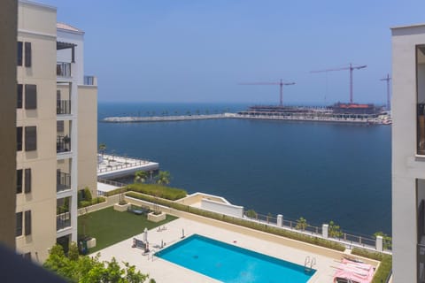 Property building, Pool view, Sea view