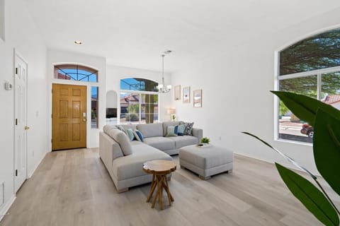 Catalina Pool-side Hideaway 4 Bed 3 Bath House in Tortolita