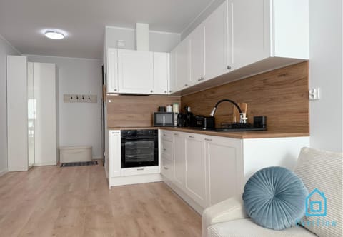 Coast Apartment with Sauna & Gym, 5 Min to Baltic Sea & Polsat Plus Arena Apartment in Gdansk