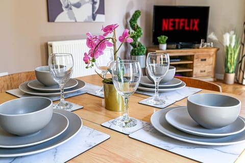 Food and drinks, Dining area