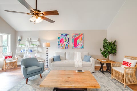 1 Mi to Ole Miss Pet-Friendly Retreat with Yard House in Oxford