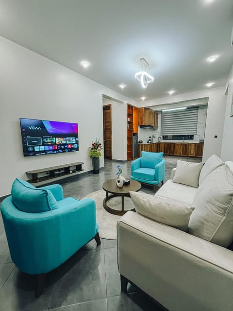 Communal lounge/ TV room, TV and multimedia, Living room, Seating area, Evening entertainment