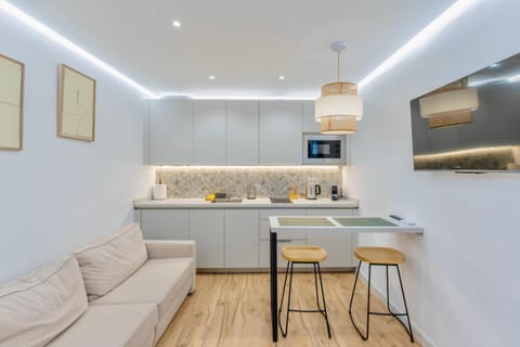 Kitchen or kitchenette, Seating area
