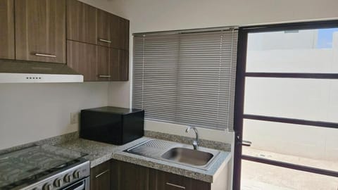 Tu espacio ideal en Intercity Urban Corridor House in State of Querétaro