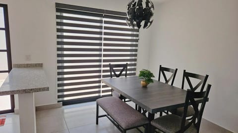 Tu espacio ideal en Intercity Urban Corridor House in State of Querétaro