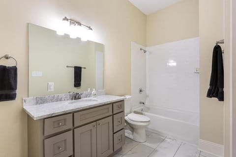 Toilet, Bathroom, Bath