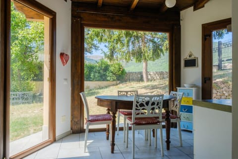 Dentro le mura, natura relax e cultura House in L'Aquila