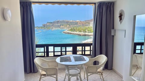 Day, Natural landscape, View (from property/room), Seating area, Dining area, Beach, Sea view