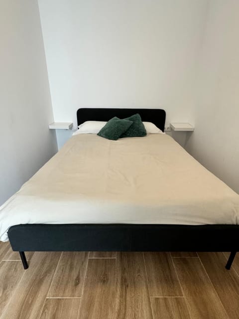 Habitacion privada con baño privado III Vacation rental in Valencia