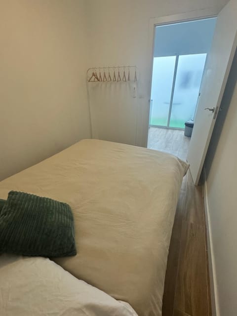 Habitacion privada con baño privado III Vacation rental in Valencia