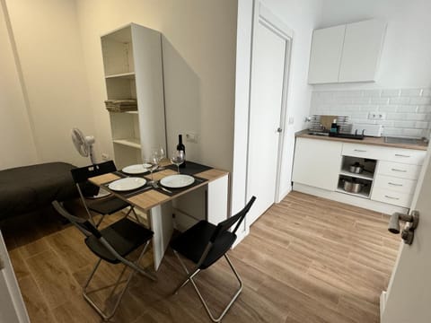 Habitacion privada con baño privado III Vacation rental in Valencia