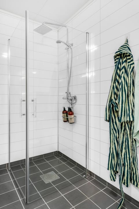 Uptown I City & Fjord Views I FREE Parking Apartment in Tromso