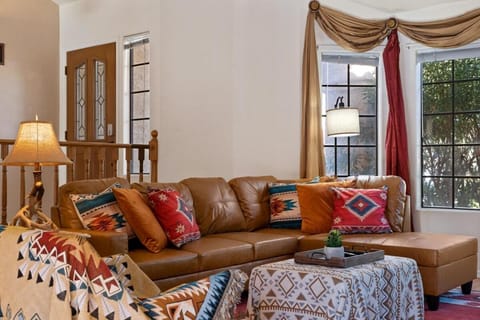 Southwestern Paradise, Simply Classic 4Bed 3Bath House in Oro Valley