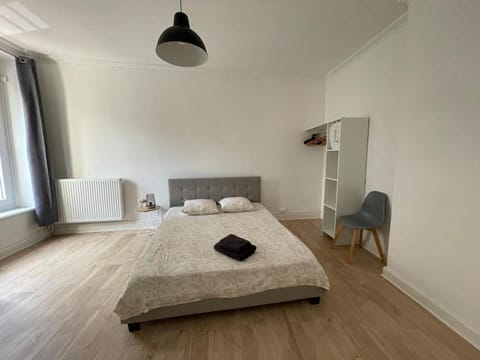 Bed, Photo of the whole room, Bedroom, towels, wardrobe