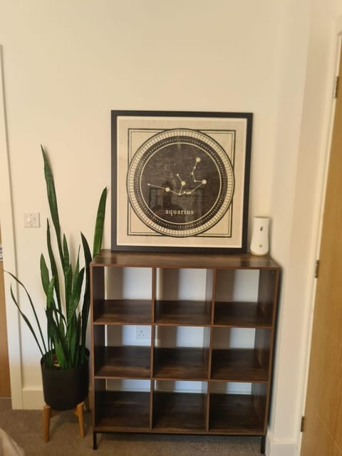 The Snuggery-Hot Tub-Free Parking-Accessible Apartment in Exeter