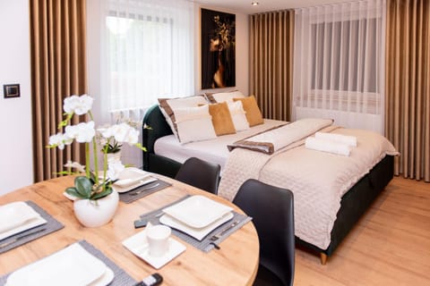 Bed, Seating area, Bedroom, towels