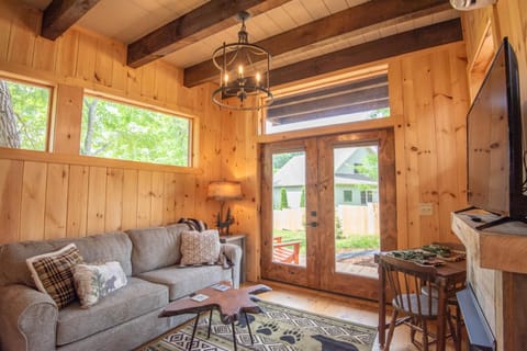 1 Mile to Downtown West Jefferson Camping Cabin #5 Cabin in West Jefferson