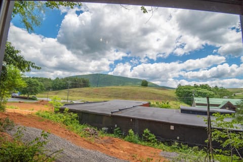 1 Mile to Downtown West Jefferson Camping Cabin #6 Cabin in West Jefferson