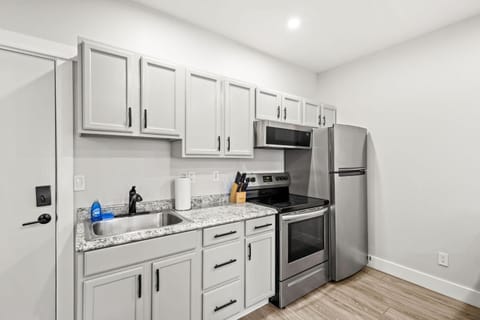 Kitchen or kitchenette, oven, stove