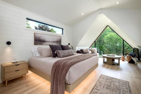 Tranquil A-Frame Oasis near Pisgah National Forest in North Carolina Chalet in Gloucester