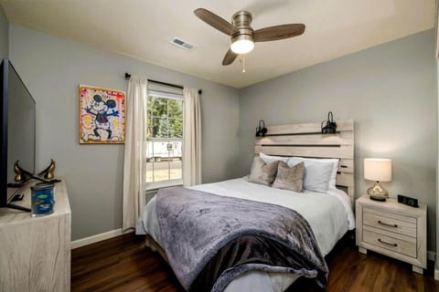 Whimsical Family-Friendly Vacation Retreat with Lake Views and Cozy Charm in Coeur d’Alene Idaho House in Coeur dAlene