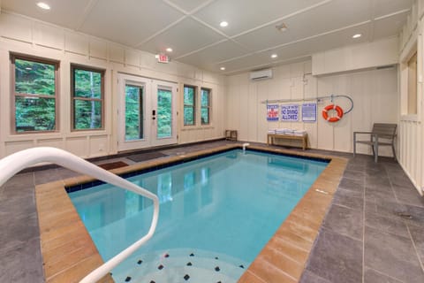 Smoky Mountain WOW House in Gatlinburg