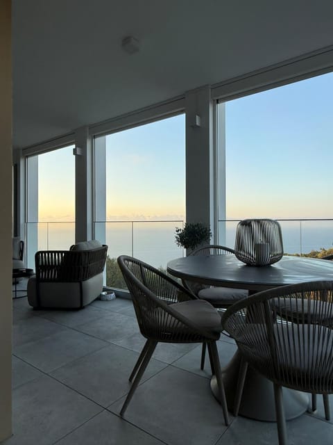 2-bedroom apartment with breathtaking ocean view Apartment in Eze