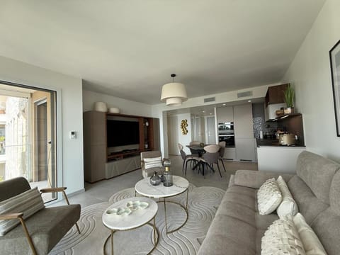 2-bedroom apartment with breathtaking ocean view Apartment in Eze