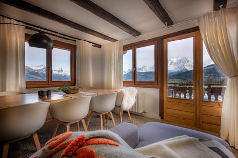 Living room, Mountain view