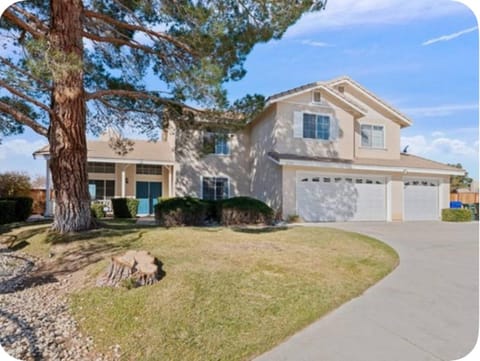 Resort Style House House in Apple Valley