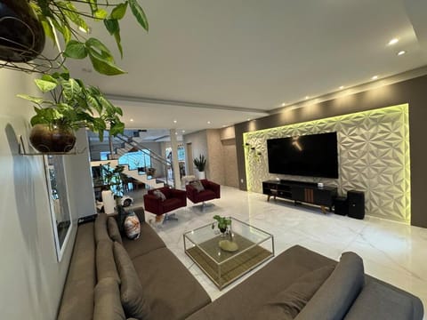 Communal lounge/ TV room, Living room, Seating area