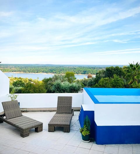 Natural landscape, View (from property/room), Balcony/Terrace, Pool view, Swimming pool