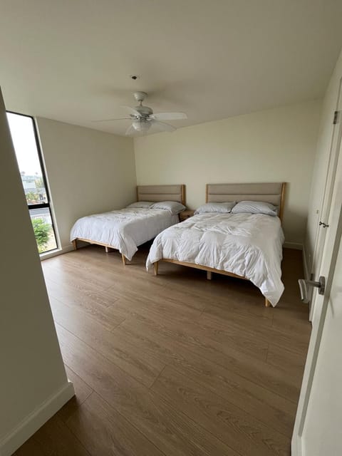 Sail Bay Condo in PB Bay View close to the Ocean! 30 day stay is required Apartment in Mission Bay