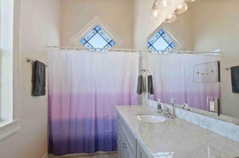 Cute 1bed 1bath 4blocks from French Q, steps to Jazz and music venues Apartment in Faubourg Marigny