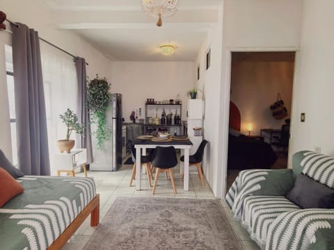 Casa completa en Jalatlaco con cocina equipada y parking hasta 7 huéspedes Apartment in Oaxaca