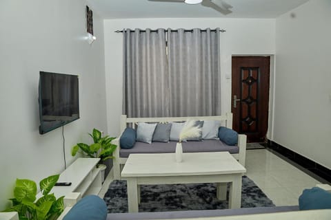 Communal lounge/ TV room, Living room, Decorative detail