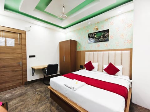 Communal lounge/ TV room, Bed, TV and multimedia, Photo of the whole room, Bedroom, wardrobe