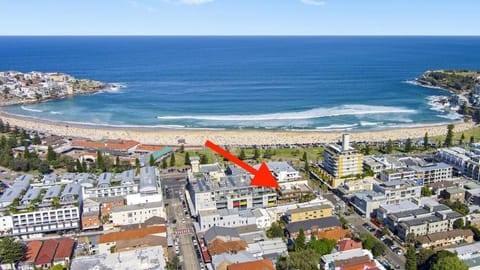 Property building, Nearby landmark, Day, Neighbourhood, Natural landscape, Bird's eye view, Beach, Sea view