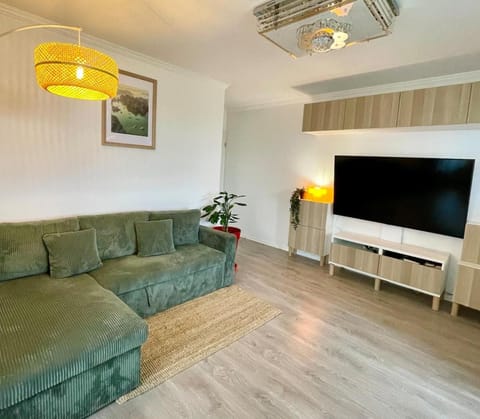 T3 super cosy, parking sécurisé gratuit , grande terrasse balcon , ascenseur Apartment in Vitry-sur-Seine