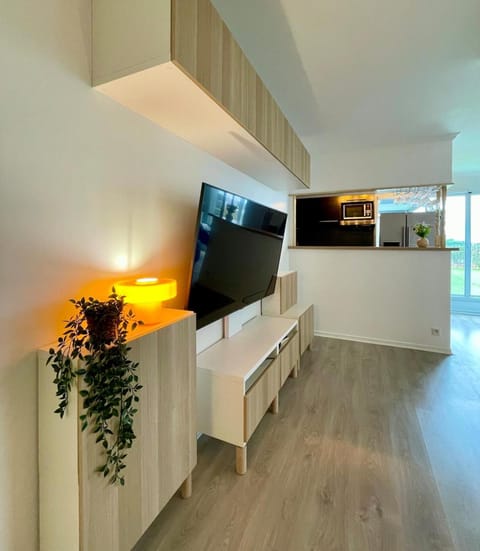 T3 super cosy, parking sécurisé gratuit , grande terrasse balcon , ascenseur Apartment in Vitry-sur-Seine