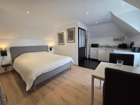 Bedroom, heating