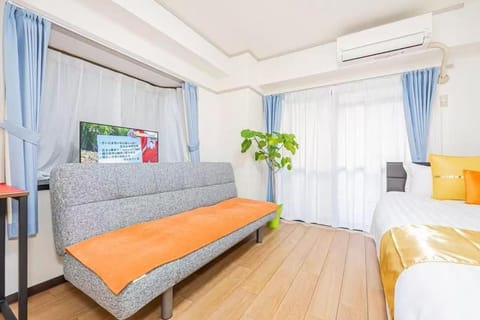 Bed, TV and multimedia, Bedroom