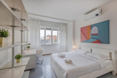 Photo of the whole room, Bedroom, towels, air conditioner