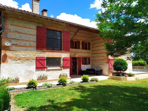 Property building, Facade/entrance, Garden