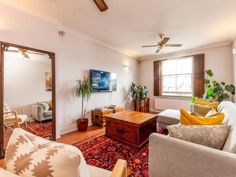 TV and multimedia, Living room, Other, Seating area, Evening entertainment